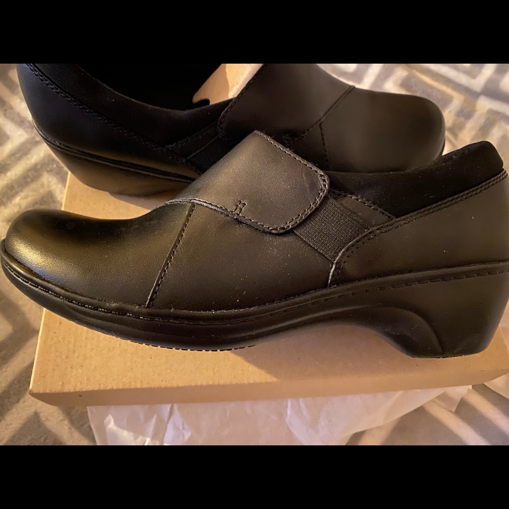 Clark’s Slip Resistant Work Shoes - Picture 5 of 5
